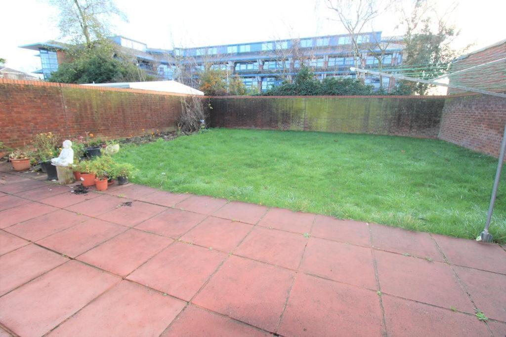 The Heathrow Lodge London Uk Harmondsworth Exteriör bild