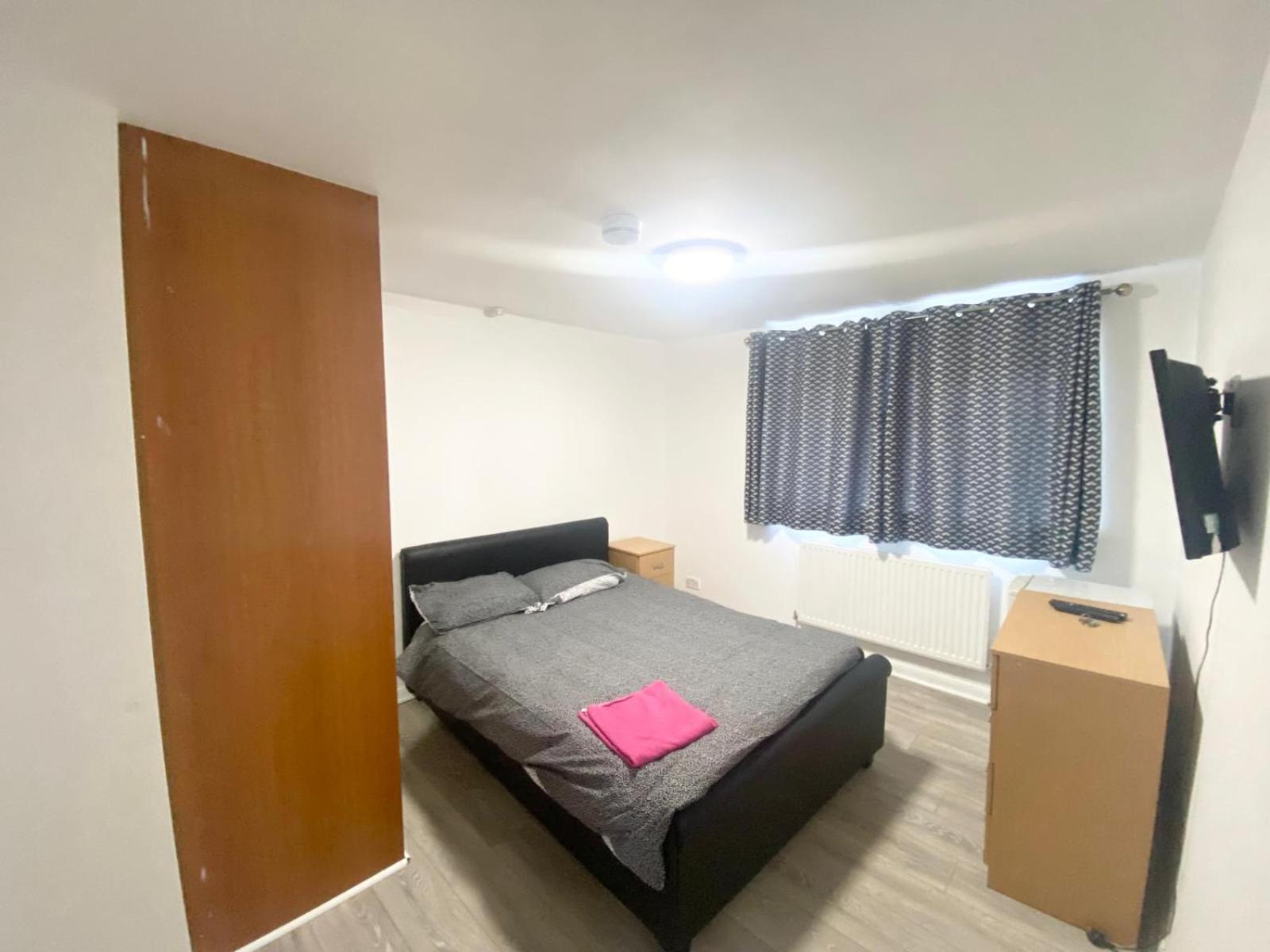 The Heathrow Lodge London Uk Harmondsworth Exteriör bild